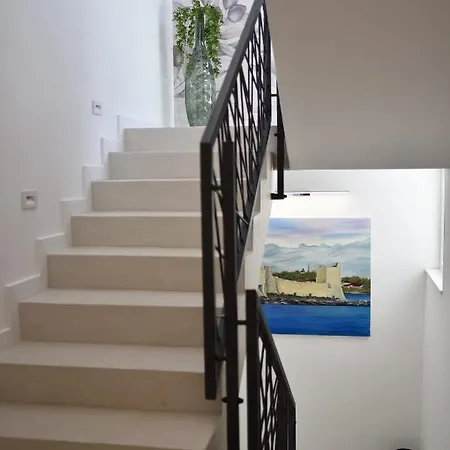Am Villa *
